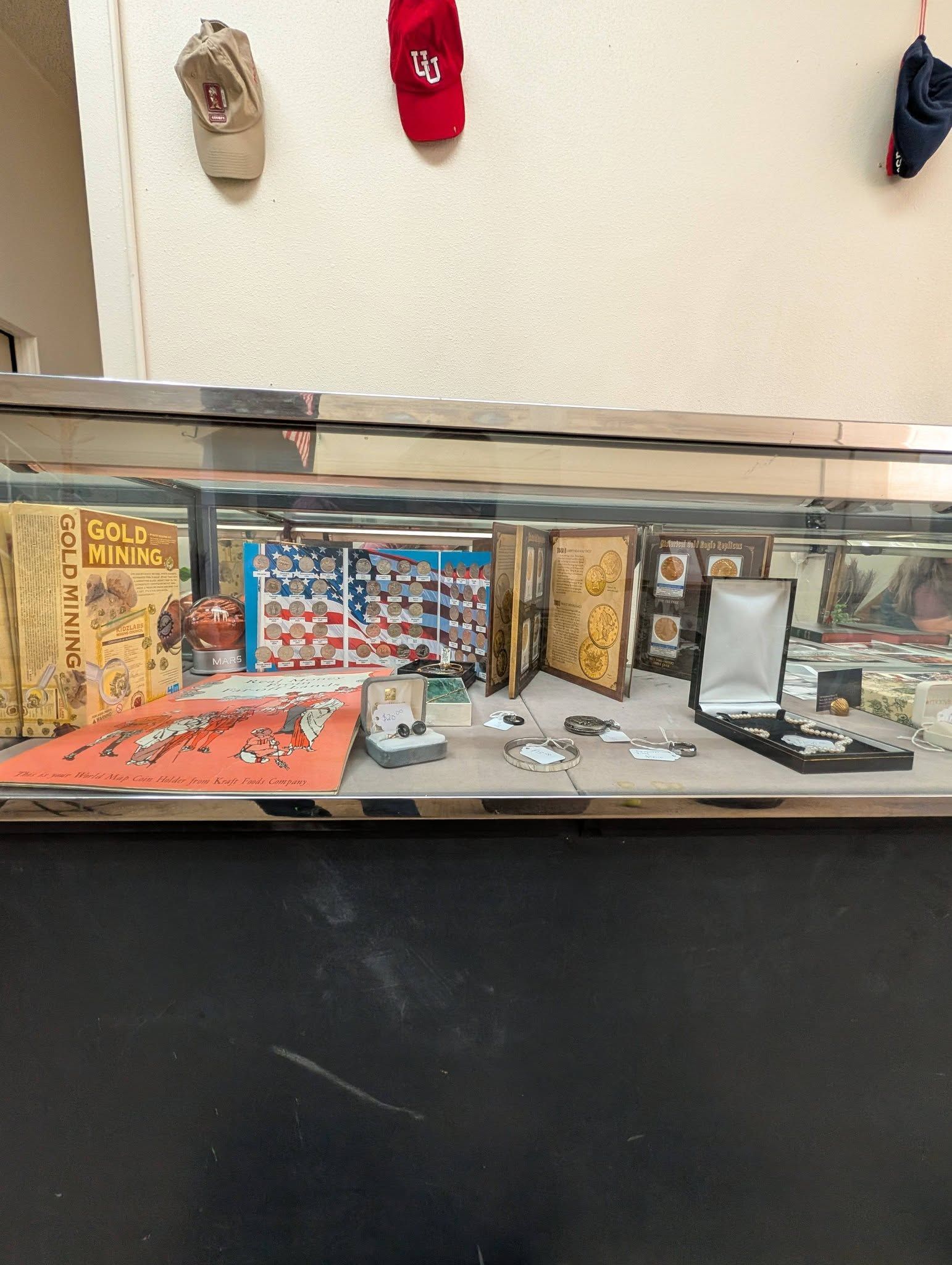 Trinkets N Treasures gallery photo