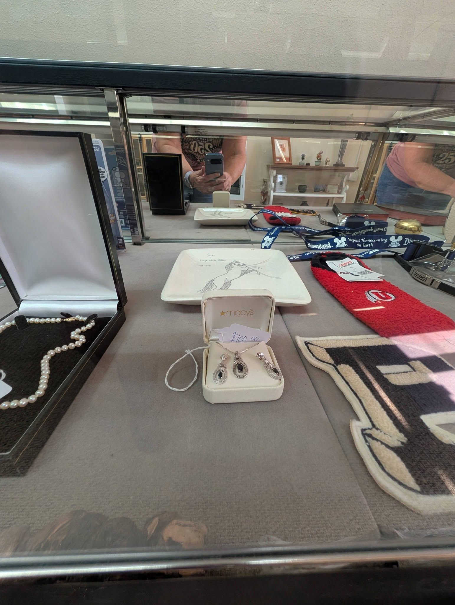 Trinkets N Treasures gallery photo