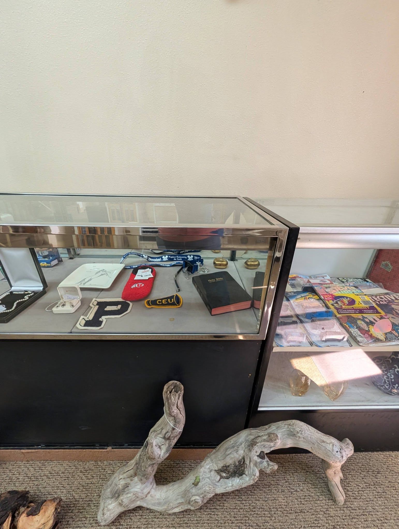 Trinkets N Treasures gallery photo
