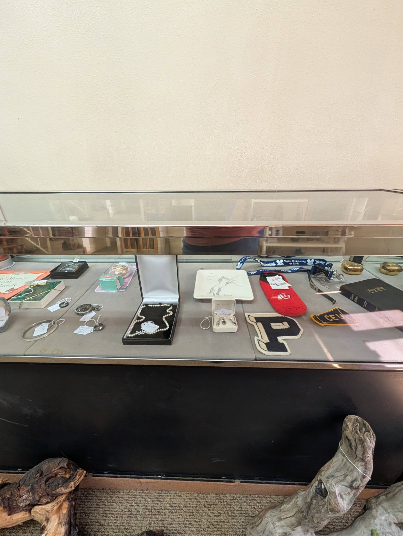 Trinkets N Treasures gallery photo